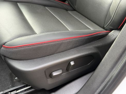 Used 2023 Buick Envision Essence w/ Sport Touring Package image 15