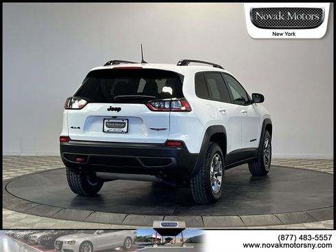 Used 2023 Jeep Cherokee Trailhawk image 8
