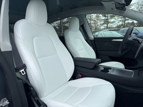 Used 2023 Tesla Model Y Long Range image 15