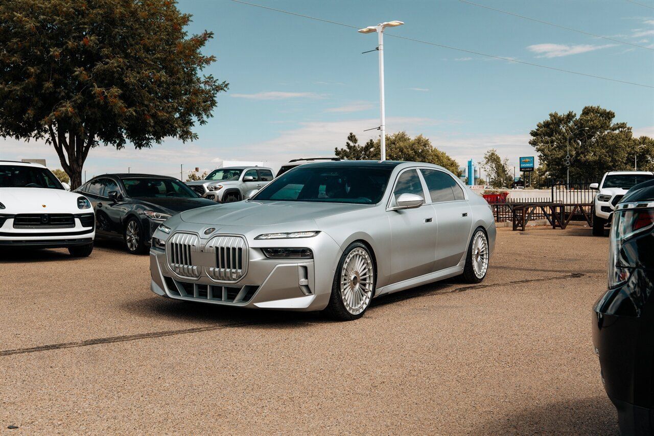 Used 2025 BMW 760i xDrive AWD/4WD image 3