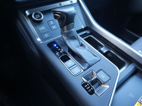 Used 2024 Lexus GX 550 image 21