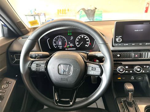 Used 2023 Honda Civic Sport image 11