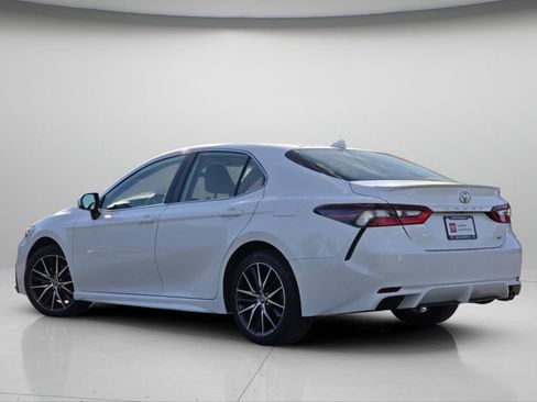 Used 2024 Toyota Camry SE FWD image 18