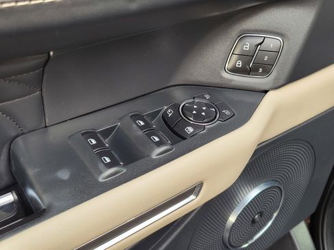 Used 2023 Ford Expedition Max Platinum image 17