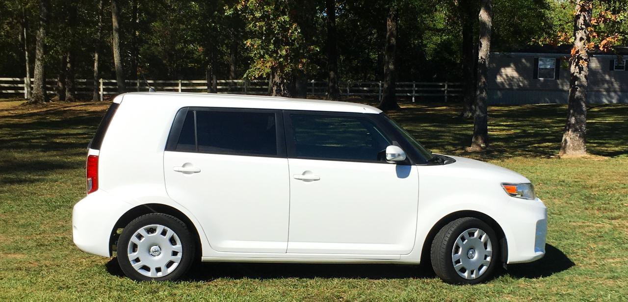 Used 2014 Scion xB FWD image 7