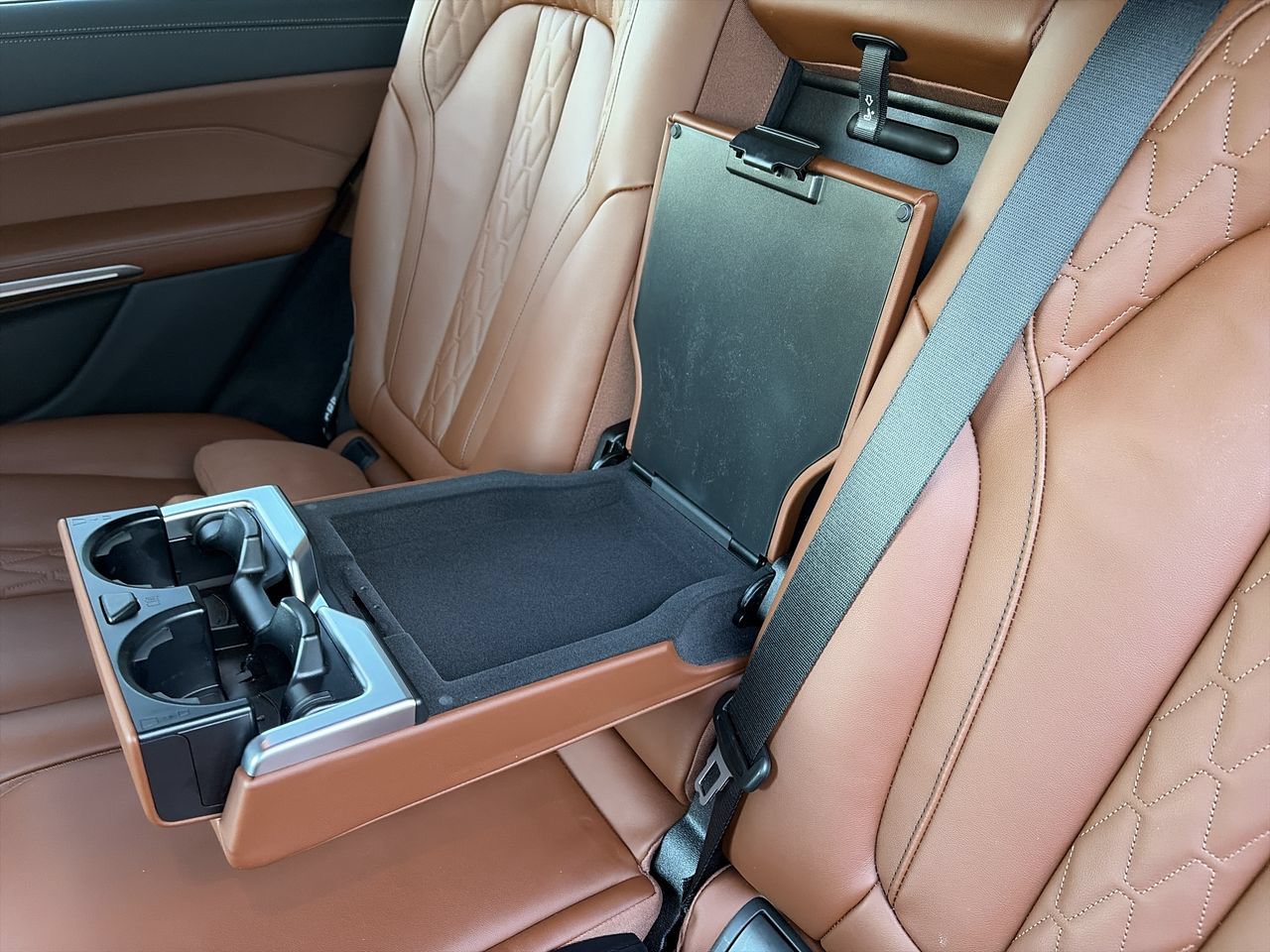 Used 2026 BMW X7 M60i AWD/4WD image 33