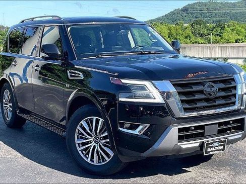 Used 2021 Nissan Armada SL w/ Captain's Chairs Package RWD image 2