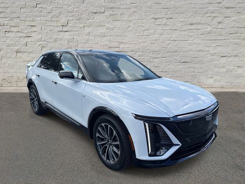 Used 2026 Cadillac Lyriq Sport image 3
