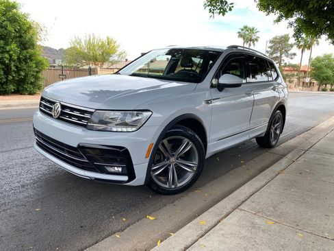 Used 2018 Volkswagen Tiguan SEL w/ R-Line Package image 5