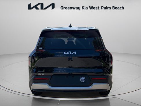 Certified 2026 Kia EV9 Wind AWD/4WD image 6
