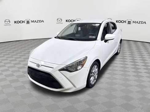 Used 2018 Toyota Yaris iA image 3