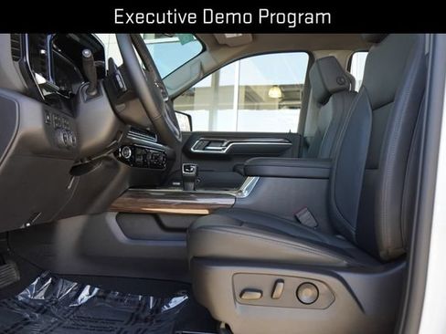 Used 2026 Chevrolet Silverado 1500 LT Trail Boss w/ LT Trail Boss Premium Package AWD/4WD image 30