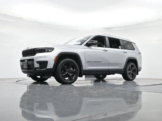 Used 2023 Jeep Grand Cherokee L Altitude AWD/4WD image 38