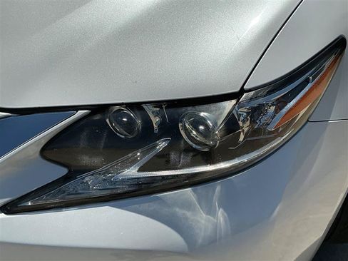Used 2016 Lexus ES 350 w/ Luxury Package w/Wood Trim FWD image 18