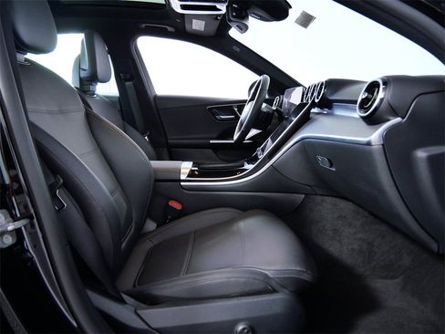Used 2025 Mercedes-Benz C 300 4MATIC Sedan image 13