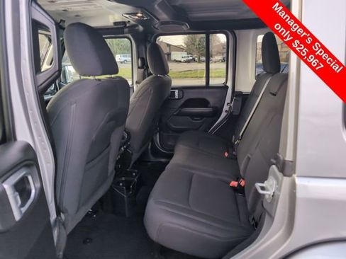 Used 2021 Jeep Wrangler Unlimited Sahara w/ Uconnect 4C Nav & Sound Group image 9