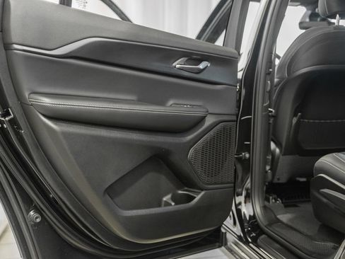New 2026 Jeep Grand Cherokee L Laredo AWD/4WD image 39