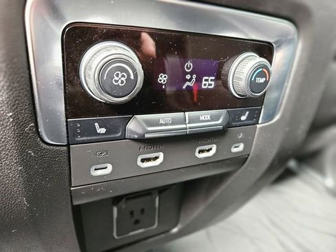 Used 2024 Chevrolet Tahoe Z71 w/ Luxury Package AWD/4WD image 30