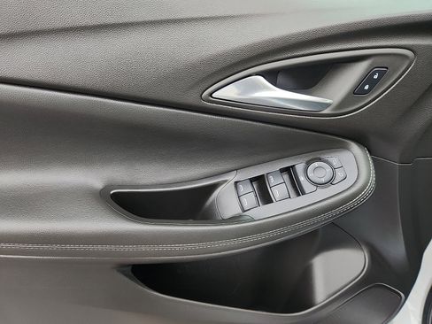 Used 2024 Buick Encore GX Sport Touring image 13