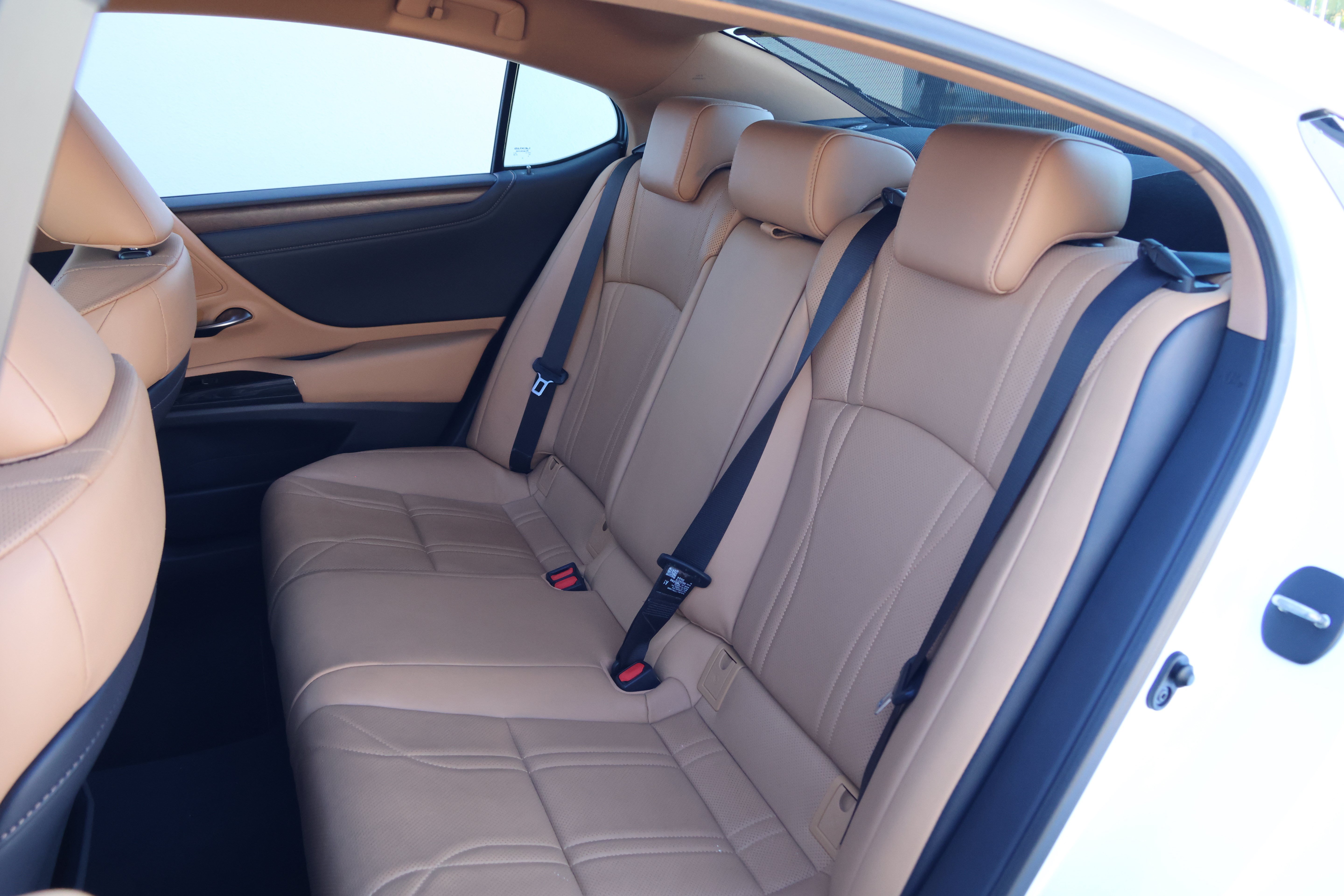 Used 2025 Lexus ES 350 w/ Technology Package FWD image 36