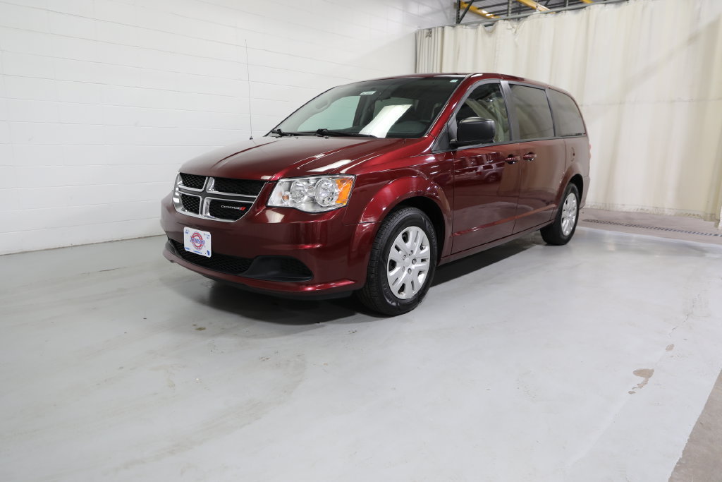 Used 2018 Dodge Grand Caravan SE w/ Rear Park Assist Package FWD image 25