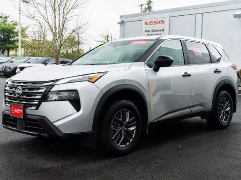 Certified 2025 Nissan Rogue S AWD/4WD image 3