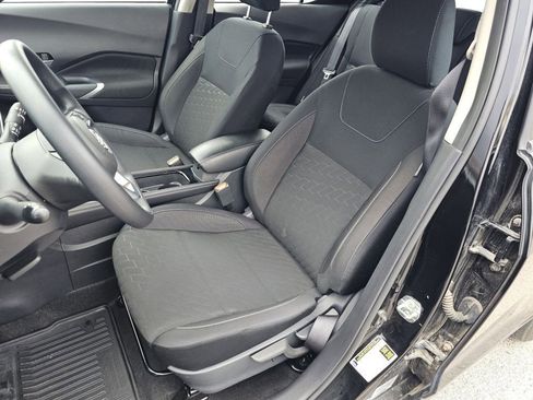 Used 2024 Nissan Kicks SV image 6