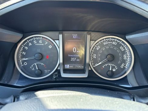 Used 2018 Toyota Tacoma SR5 image 18