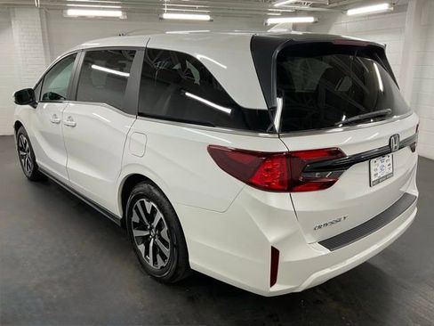 Certified 2026 Honda Odyssey EX-L image 5
