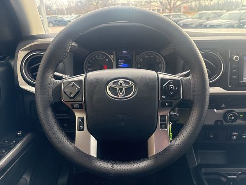 Used 2018 Toyota Tacoma SR5 image 24
