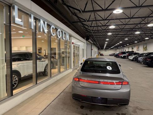 Used 2020 Lincoln MKZ Reserve w/ Elements Package image 11