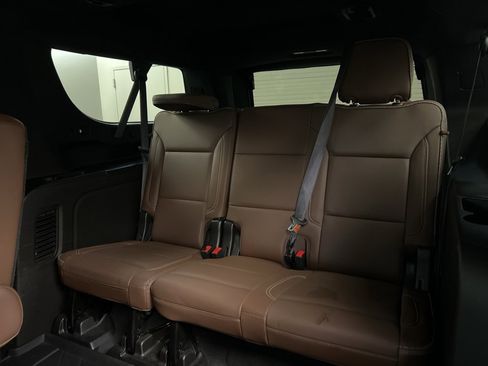 Used 2021 Chevrolet Suburban High Country image 29