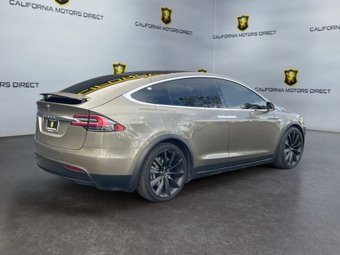 Used 2016 Tesla Model X 70D image 5