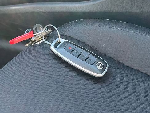 Used 2025 Nissan Sentra SV image 21