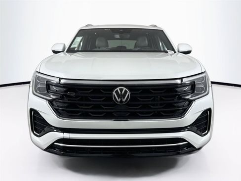 Used 2024 Volkswagen Atlas Cross Sport SEL R-Line AWD/4WD image 9
