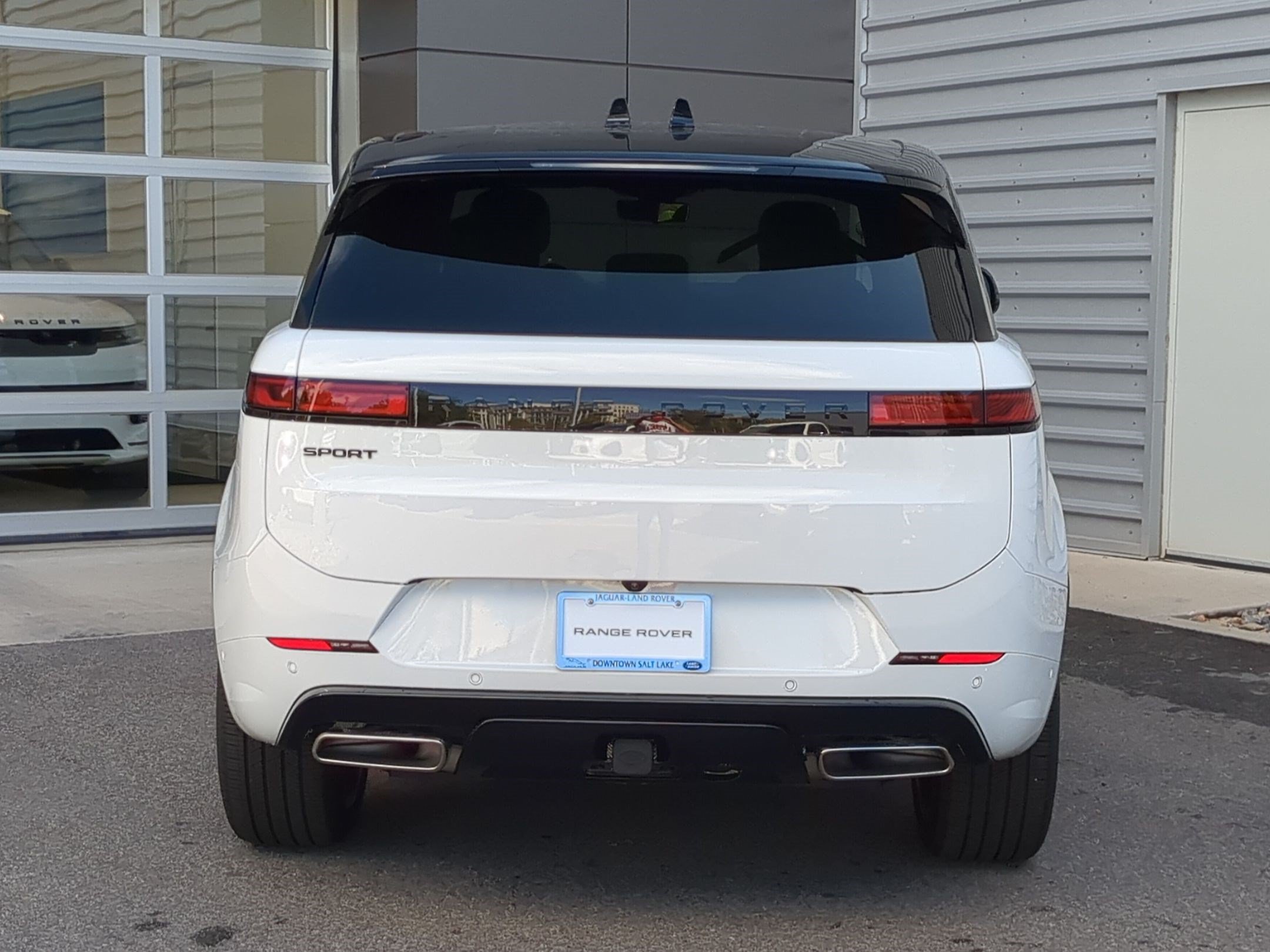 New 2027 Land Rover Range Rover Sport Dynamic SE AWD/4WD image 6