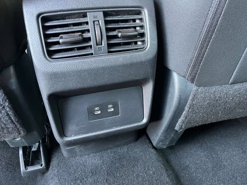 Used 2025 Nissan Rogue SV FWD image 20