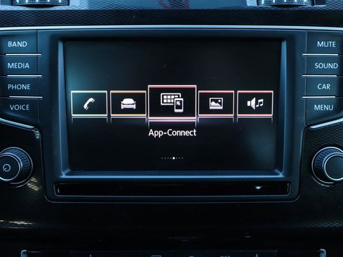 Used 2016 Volkswagen GTI S image 9