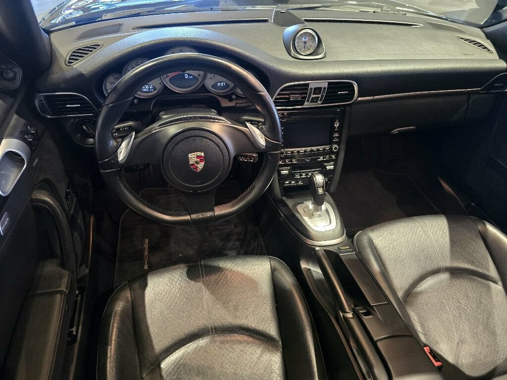 Used 2012 Porsche 911 Cabriolet image 9