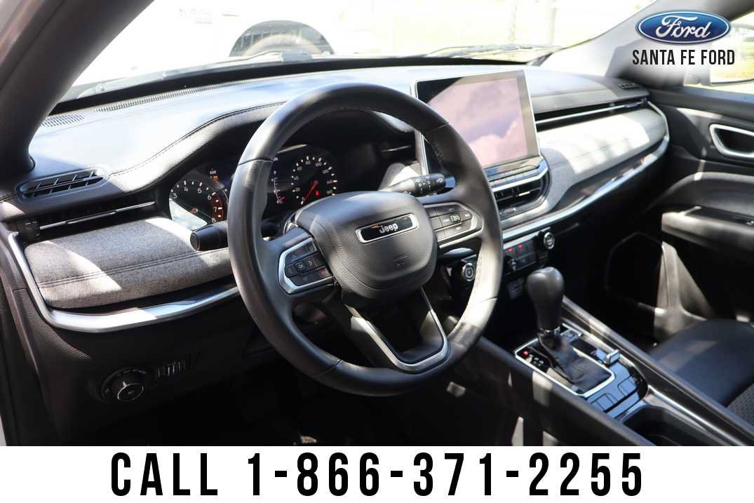 Used 2024 Jeep Compass Latitude w/ Altitude Special Edition AWD/4WD image 13