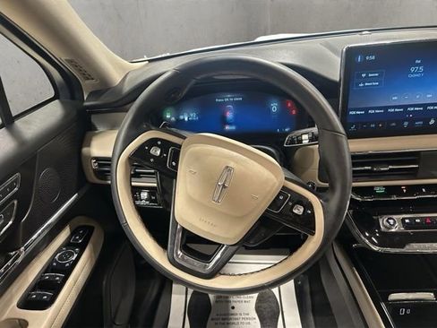 Used 2025 Lincoln Corsair AWD w/ Towing Package image 14