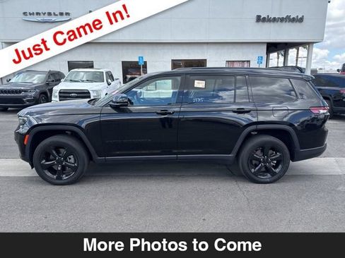 Certified 2023 Jeep Grand Cherokee L Laredo RWD image 2