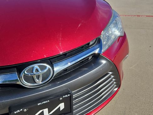 Used 2017 Toyota Camry LE image 10