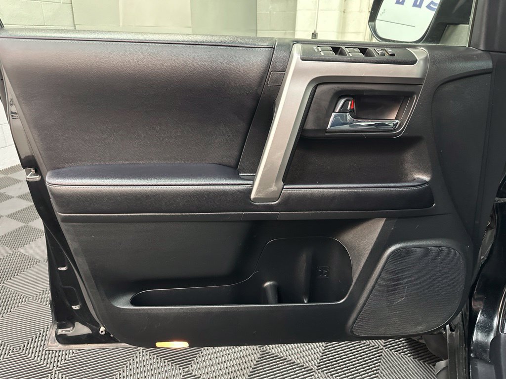 Used 2022 Toyota 4Runner SR5 Premium w/ Moonroof Package AWD/4WD image 16