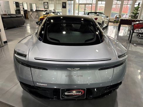 Used 2019 Aston Martin DB11 Coupe image 8