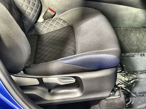 Used 2022 Toyota C-HR XLE image 35