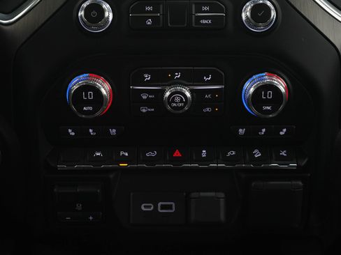 Used 2022 GMC Sierra 1500 Denali w/ Denali Reserve Package AWD/4WD image 19