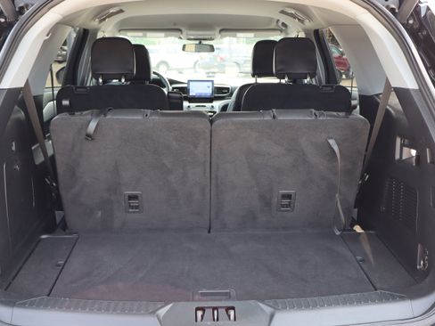 Used 2023 Ford Explorer XLT w/ Equipment Group 202A image 30