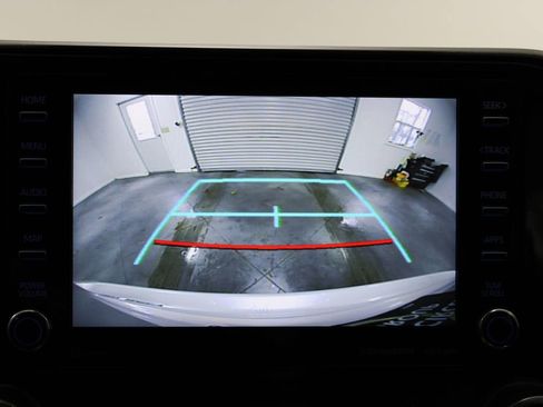 Used 2022 Toyota Highlander XLE image 49