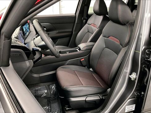 New 2026 Nissan Kicks SR w/ Cold Weather Package FWD image 10